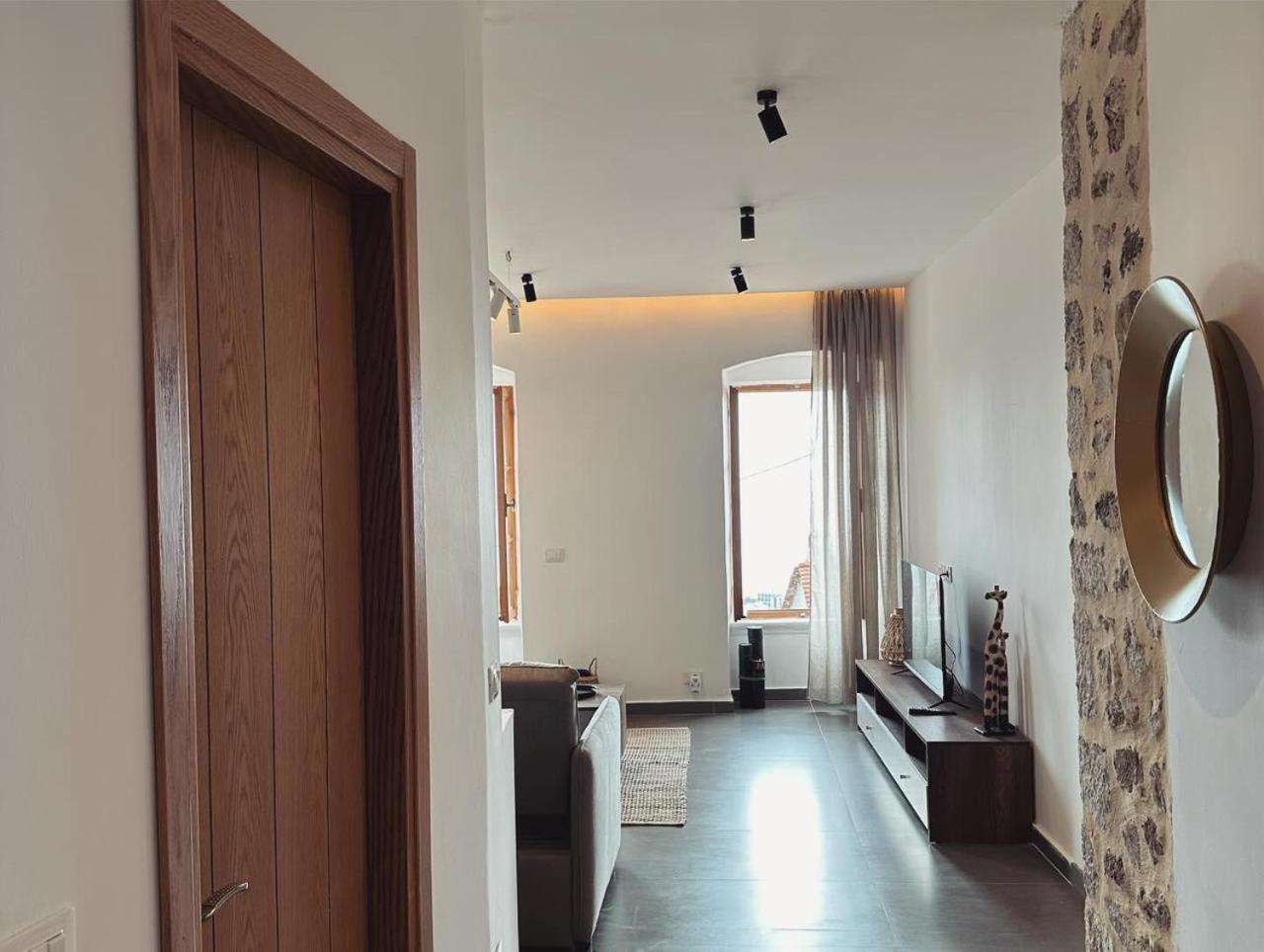 Lion'S Villa Vlore Exterior photo
