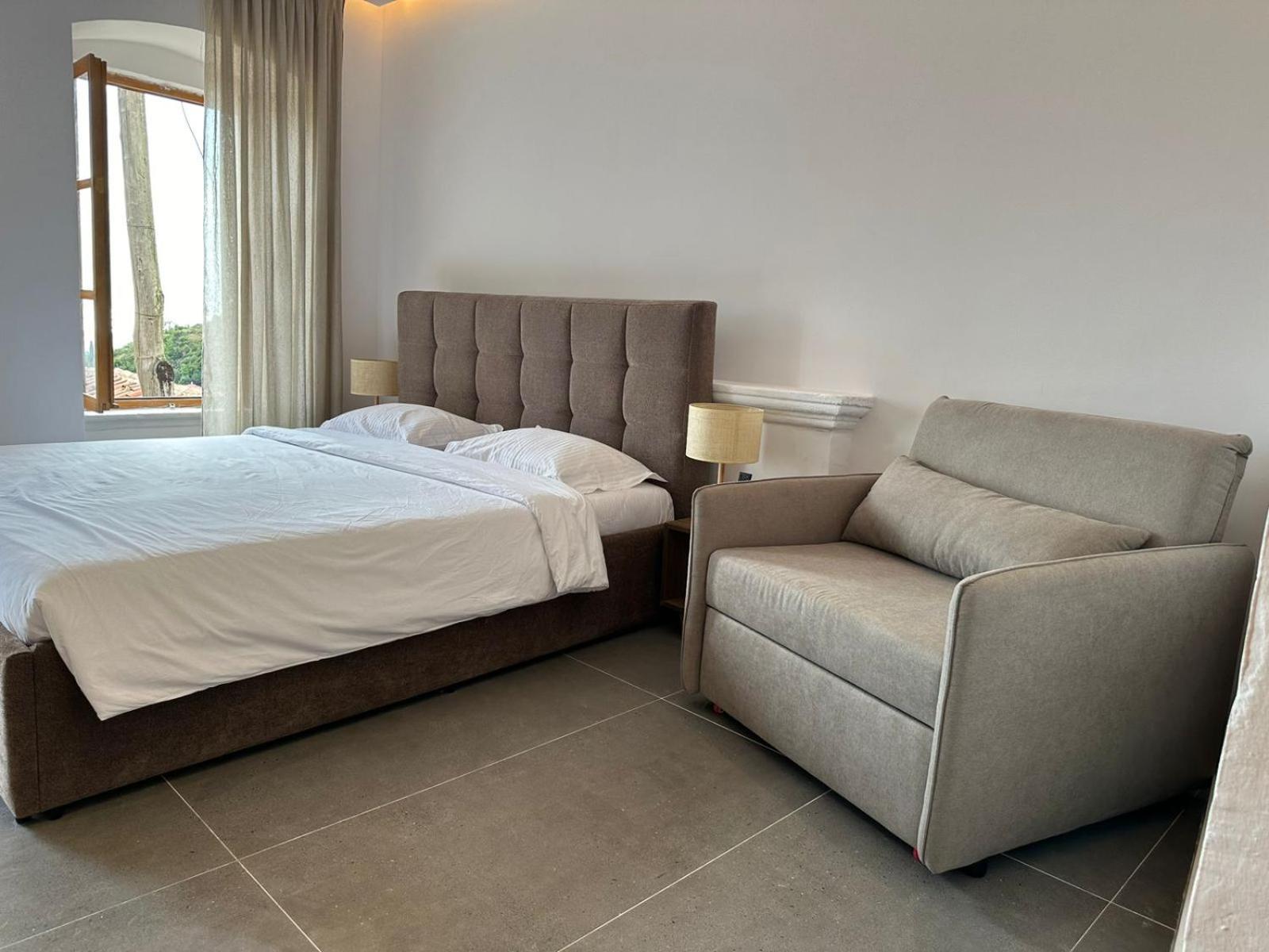 Lion'S Villa Vlore Exterior photo