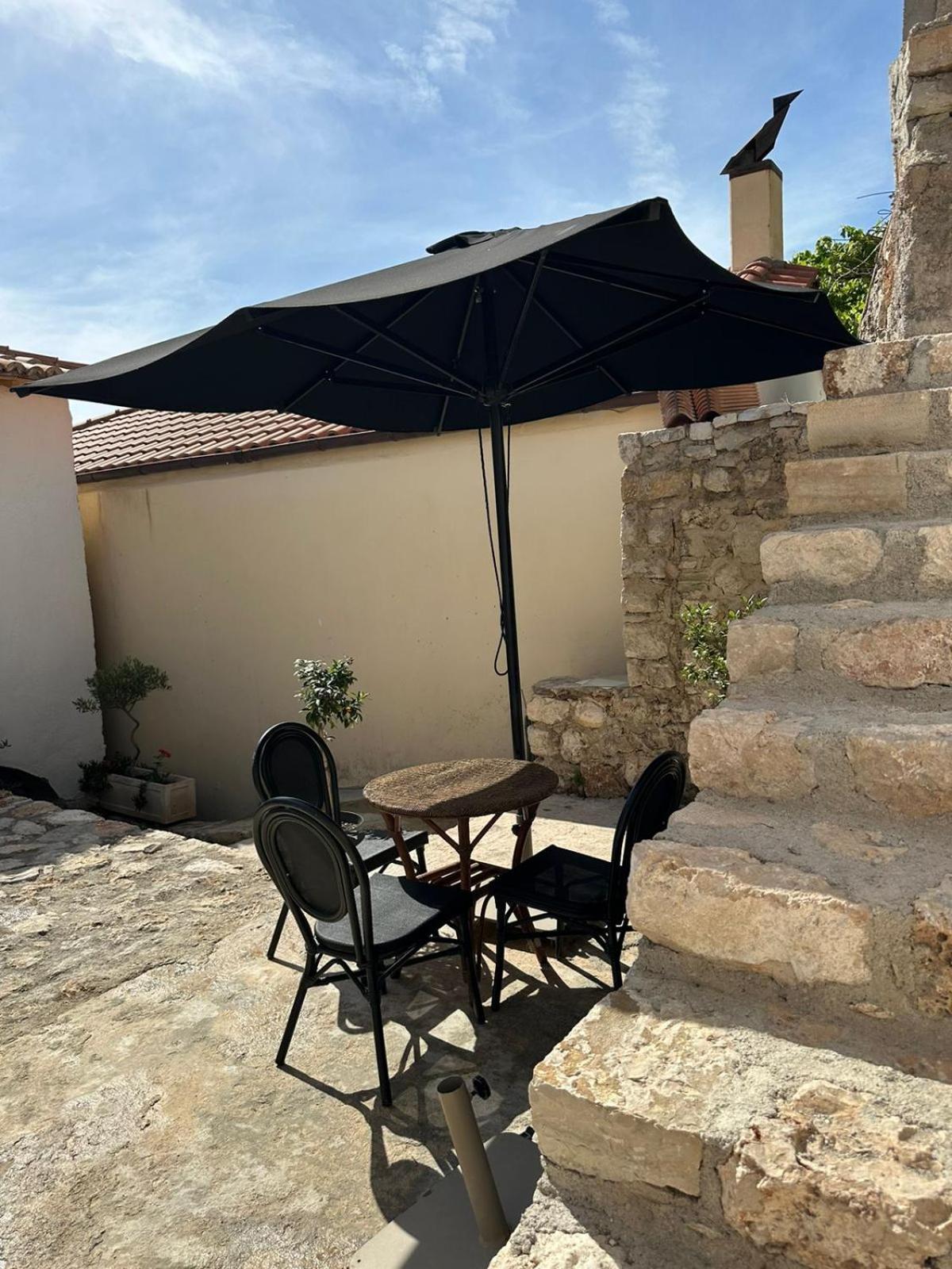 Lion'S Villa Vlore Exterior photo